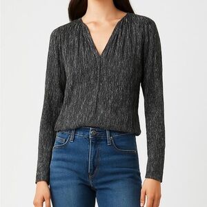 Banana Republic blouse size XS‎ Long Sleeve Top Navy & silver dressy shirt